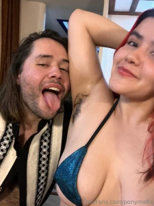 Its_hairystyles is on mexico and we see you today and he loved my part 1