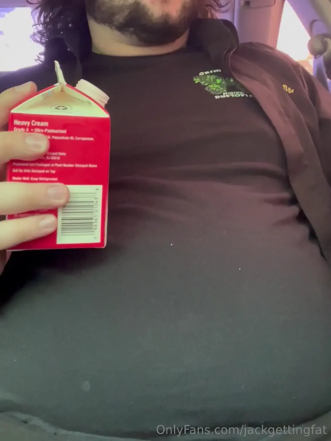 Day 23 of the heavy cream binge y all are making me fucking huge 