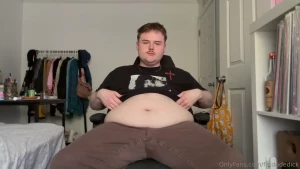 If you like when i grunt loud as fuck while i cum this one is for you