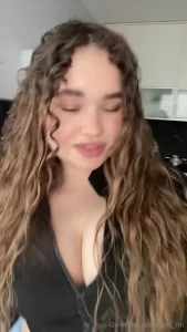 Do you like the way i look dressed for you