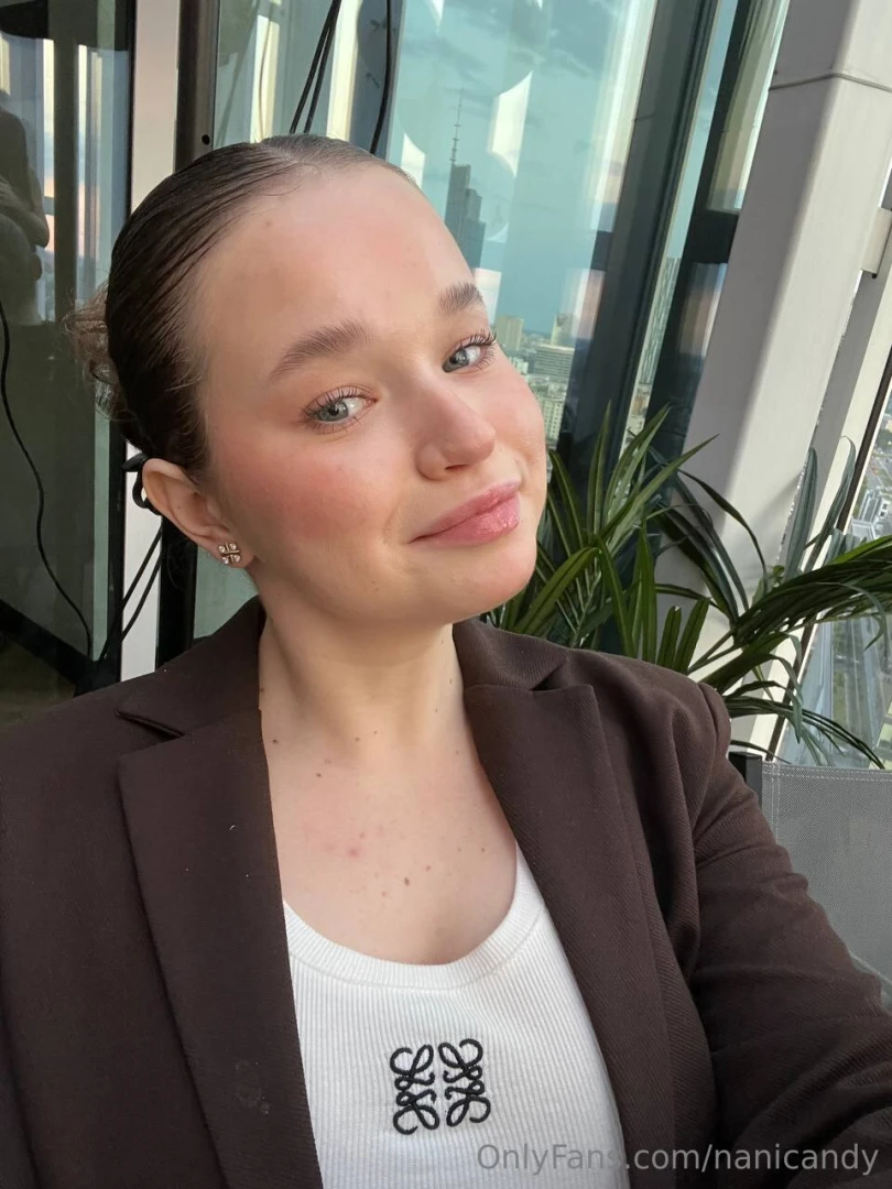 Sometimes all you have to do is catch your reflection on a sunny day 