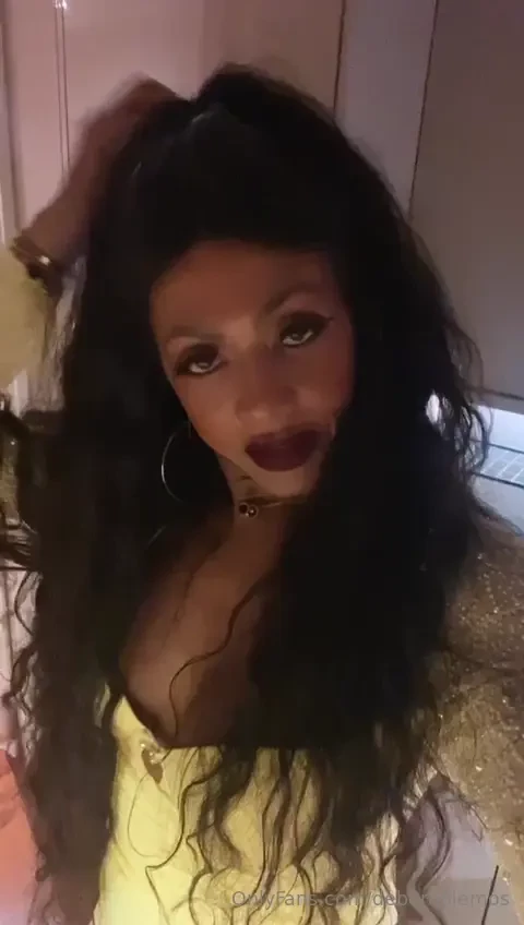 Do you like my rich cock it s all for you if you want it let s play 