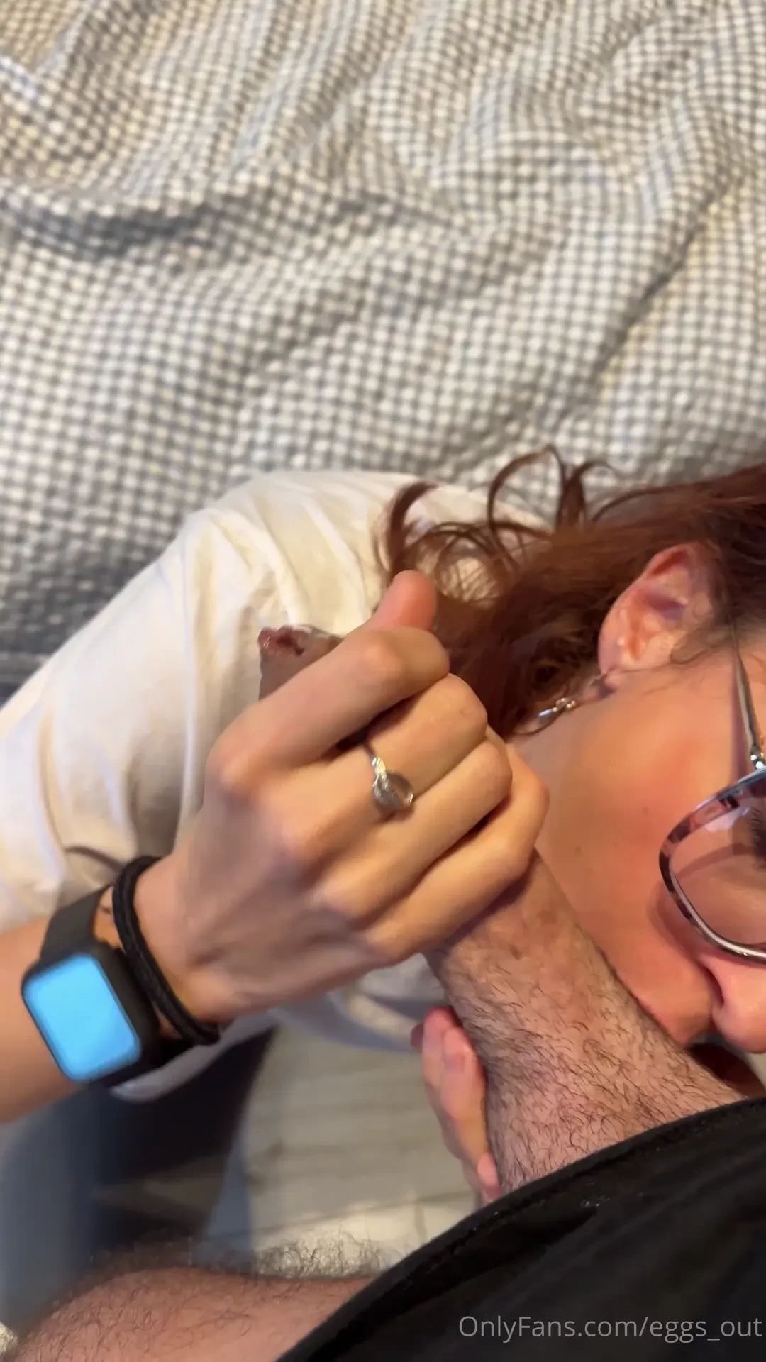 Sborrata sugli occhiali nuovi 