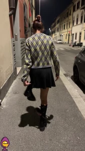 Perdo le mutandine per strada