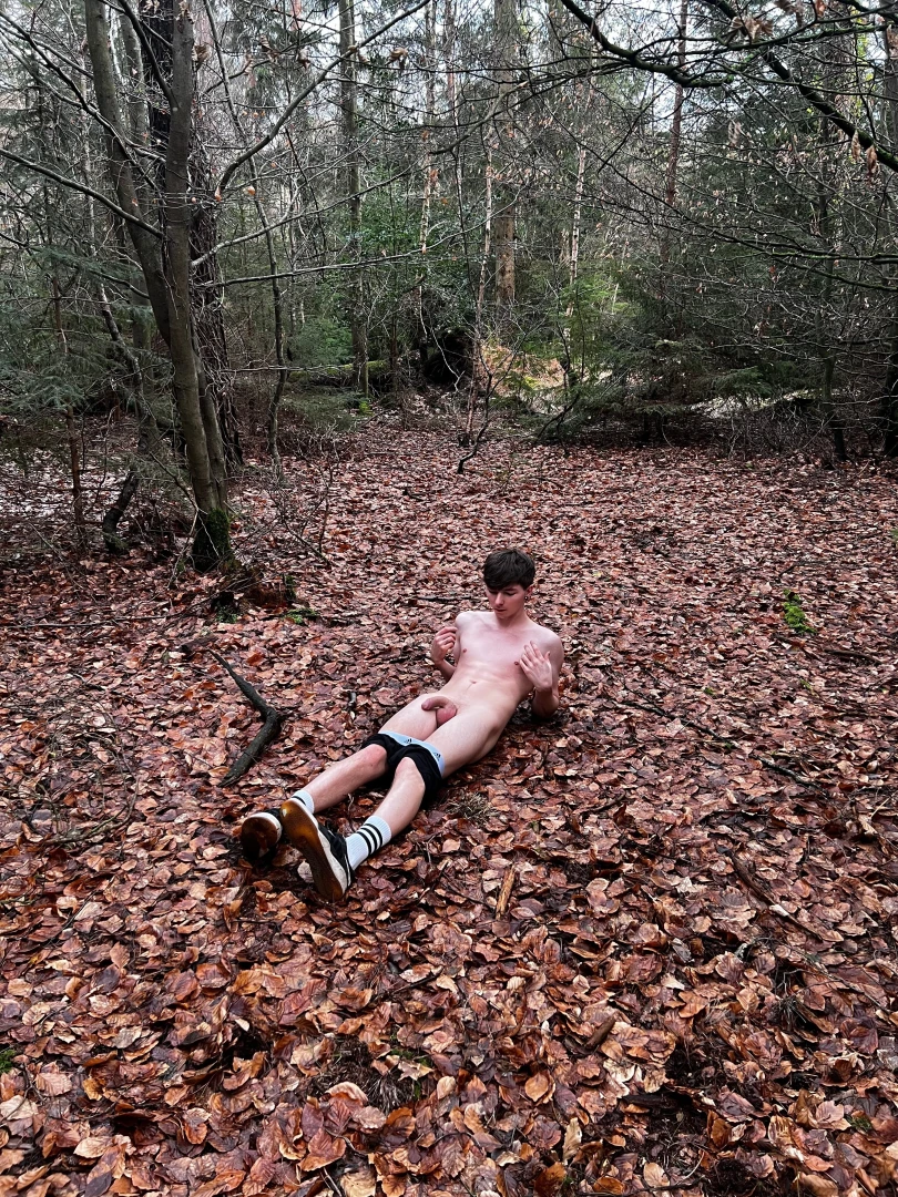 I love and hate the winter it s cold but beautiful 