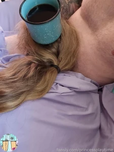 Starting off 2025 with good coffee and a warm princess mouth on my