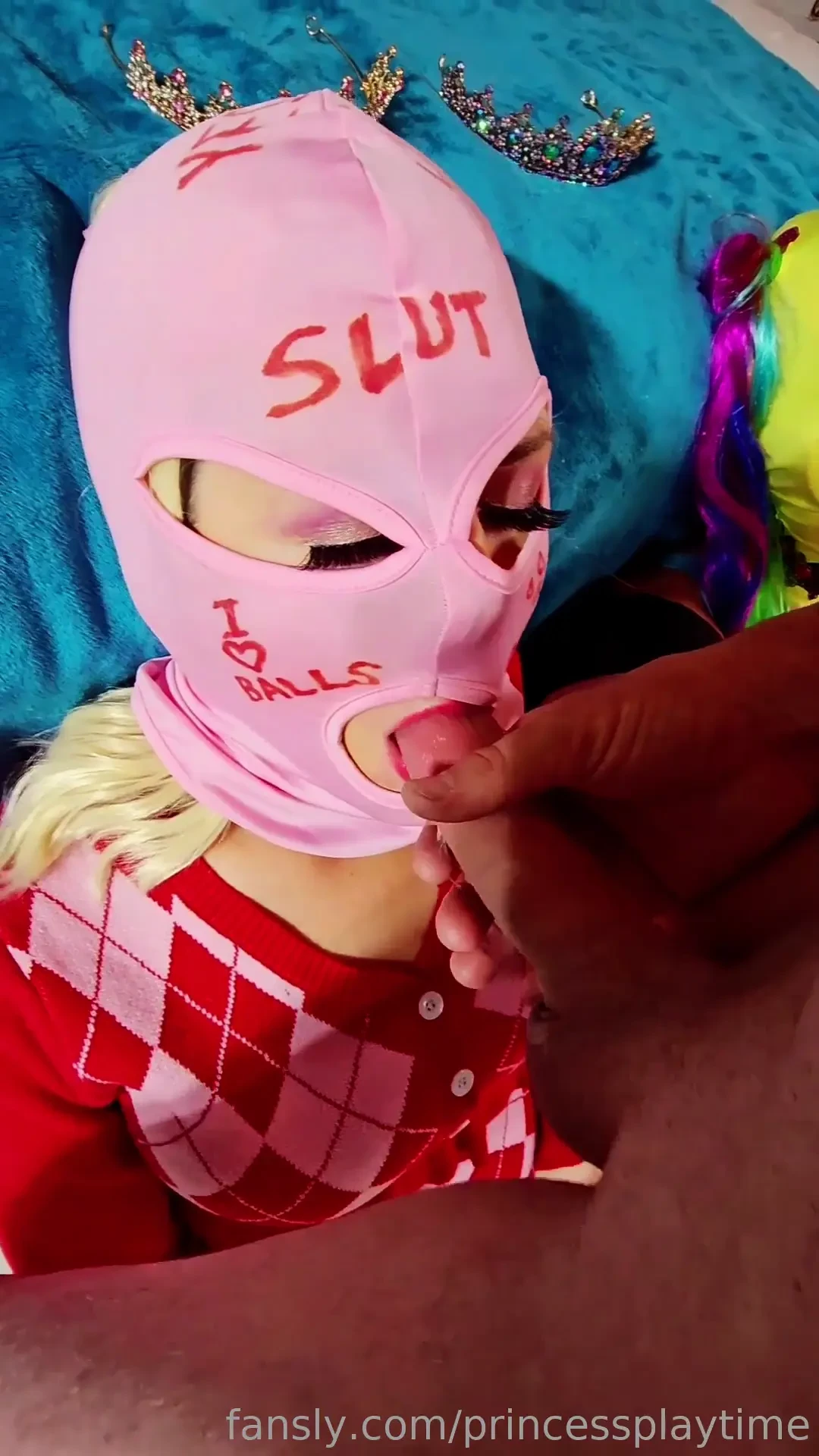 Every good princess knows that her mouth is a masturbation tool 