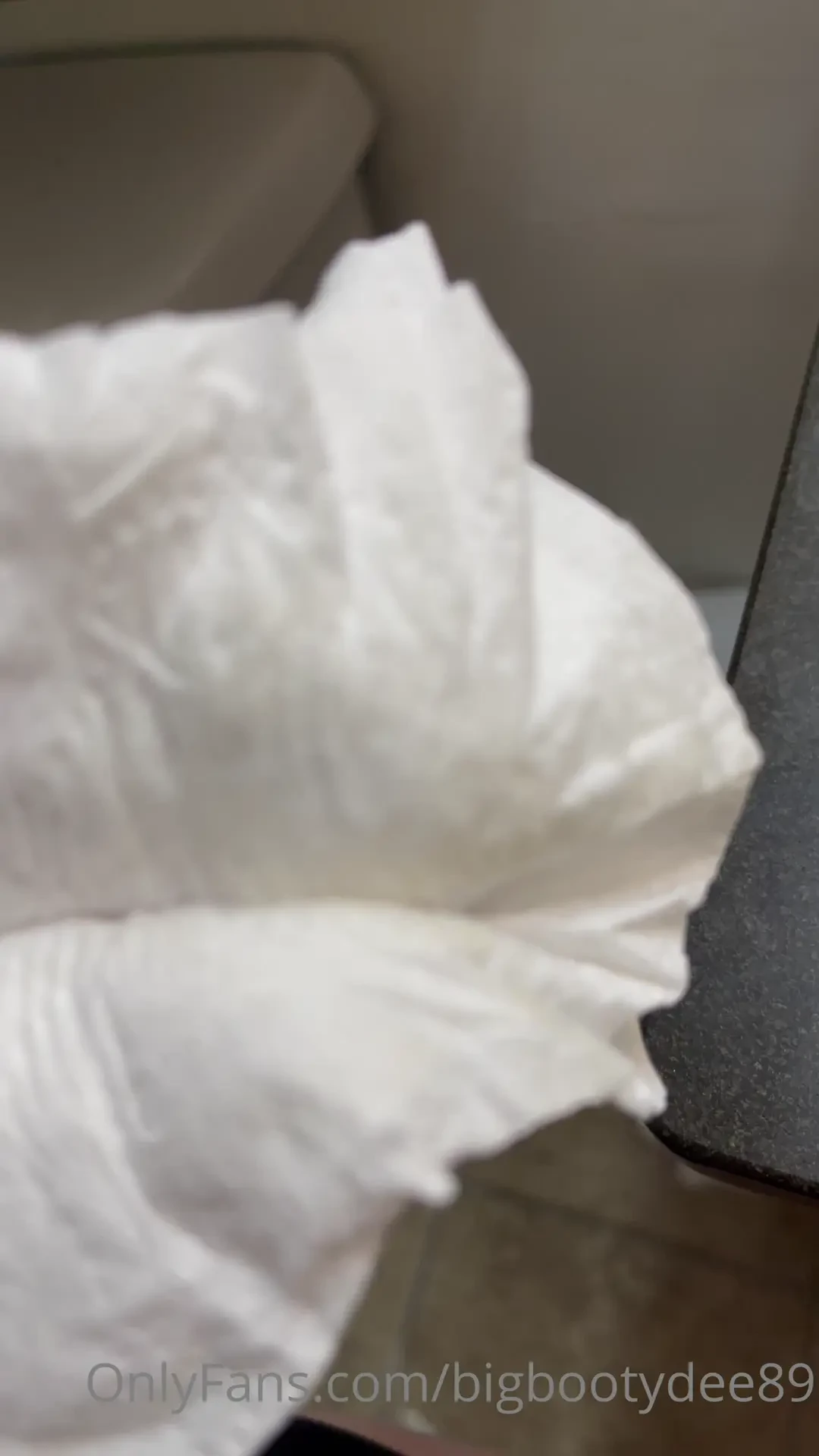 When the pussy too wet 