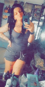 Sunday evening laziness waiting for euphoria to come on