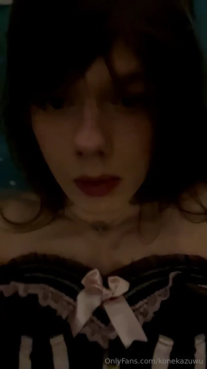 Moaning and cumming on my leg umu 