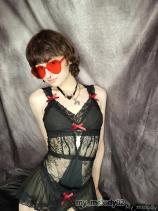 Cute pics with the heart glasses how could you not love this look xd part 1