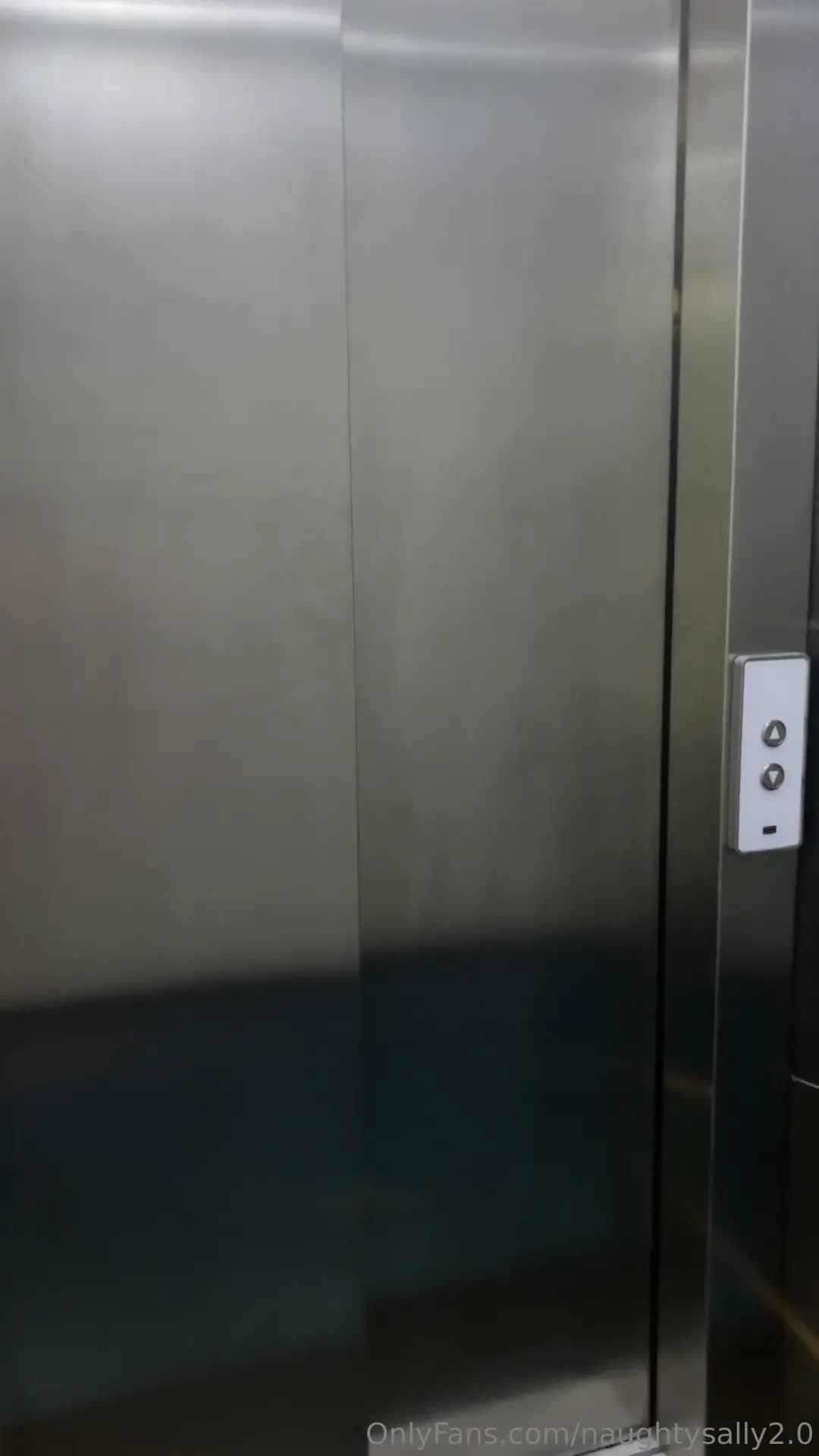 Ce qui se passe dans l ascenseur reste dans l ascenseur 