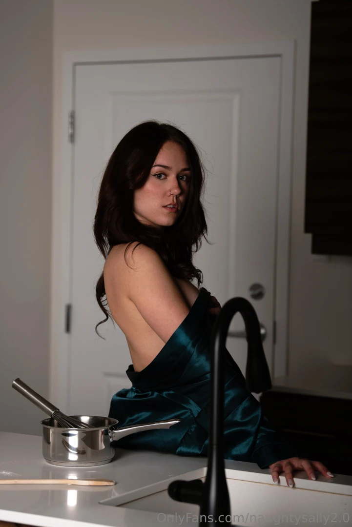 Hey here is a taste of my freakness a lot more of explicit content is part 4 