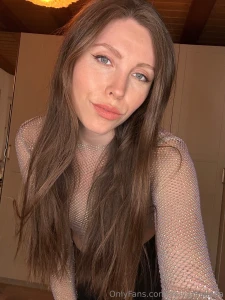 Hab hier wohlm glich mit dem outfit auch was etwas nackteres