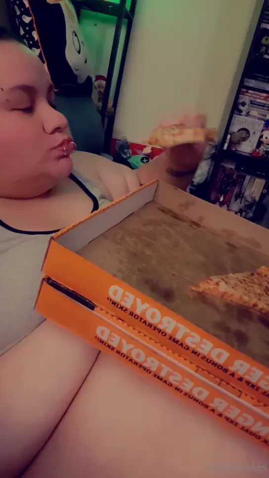 Just having a couple pizzas 