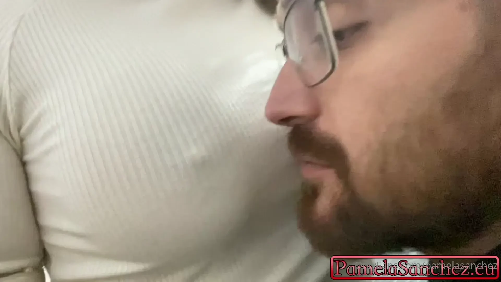 This guy turns me on so much that i only think about fucking este 