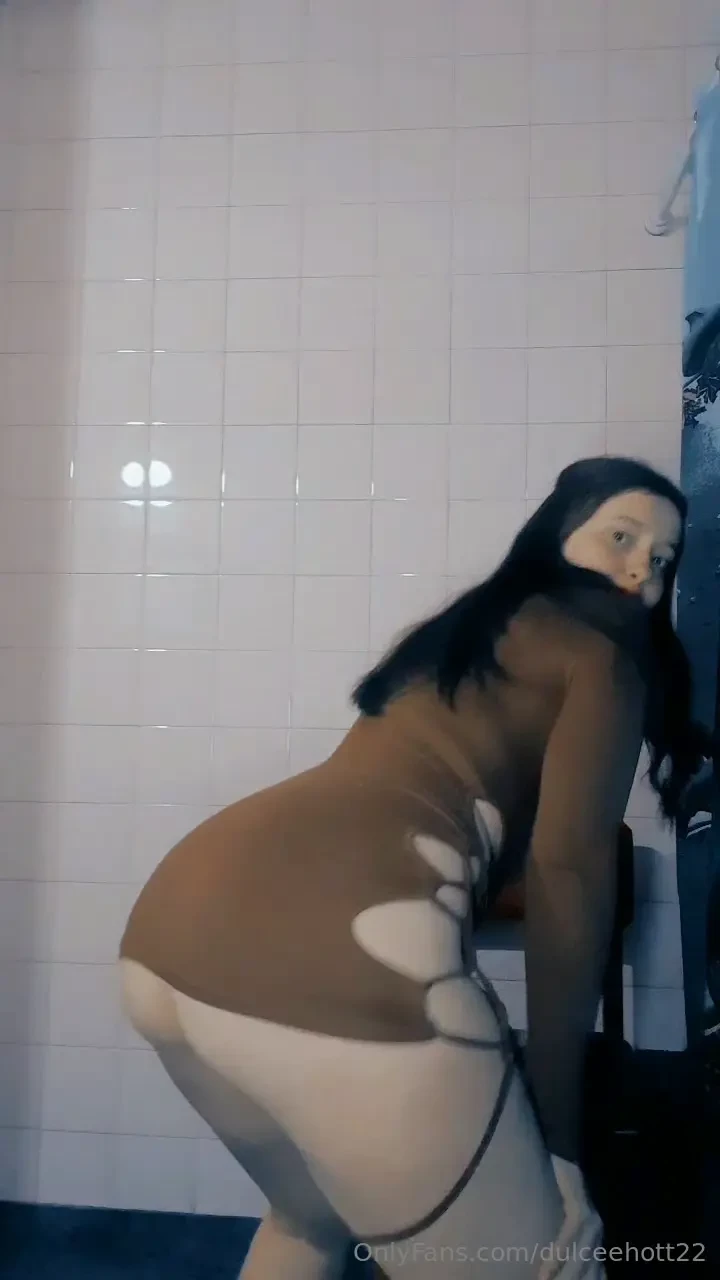 Let me move like this above you daddy 