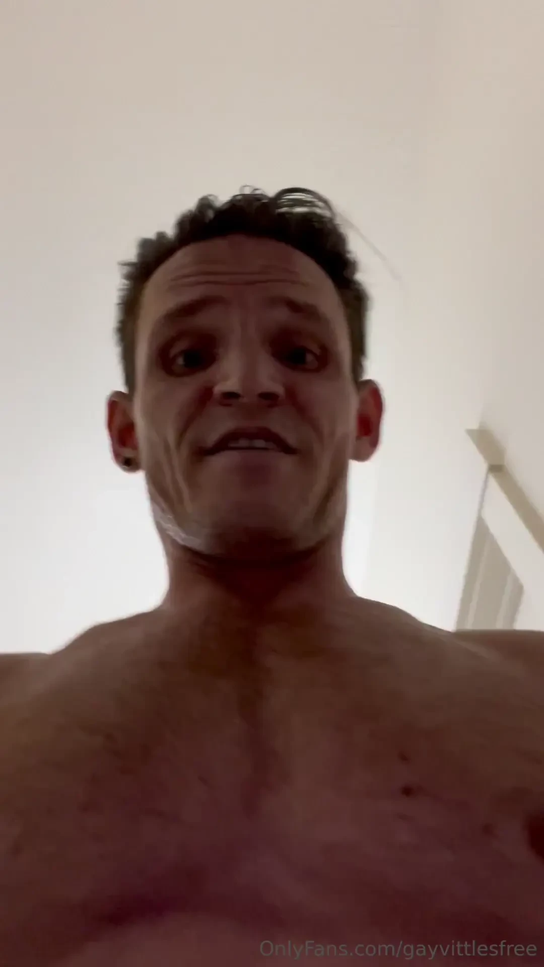 Time for a quick shower but first a quick weigh-in and some mirror 