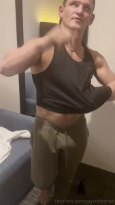 I had some fun with a random grindr hookup head over to my vip page to