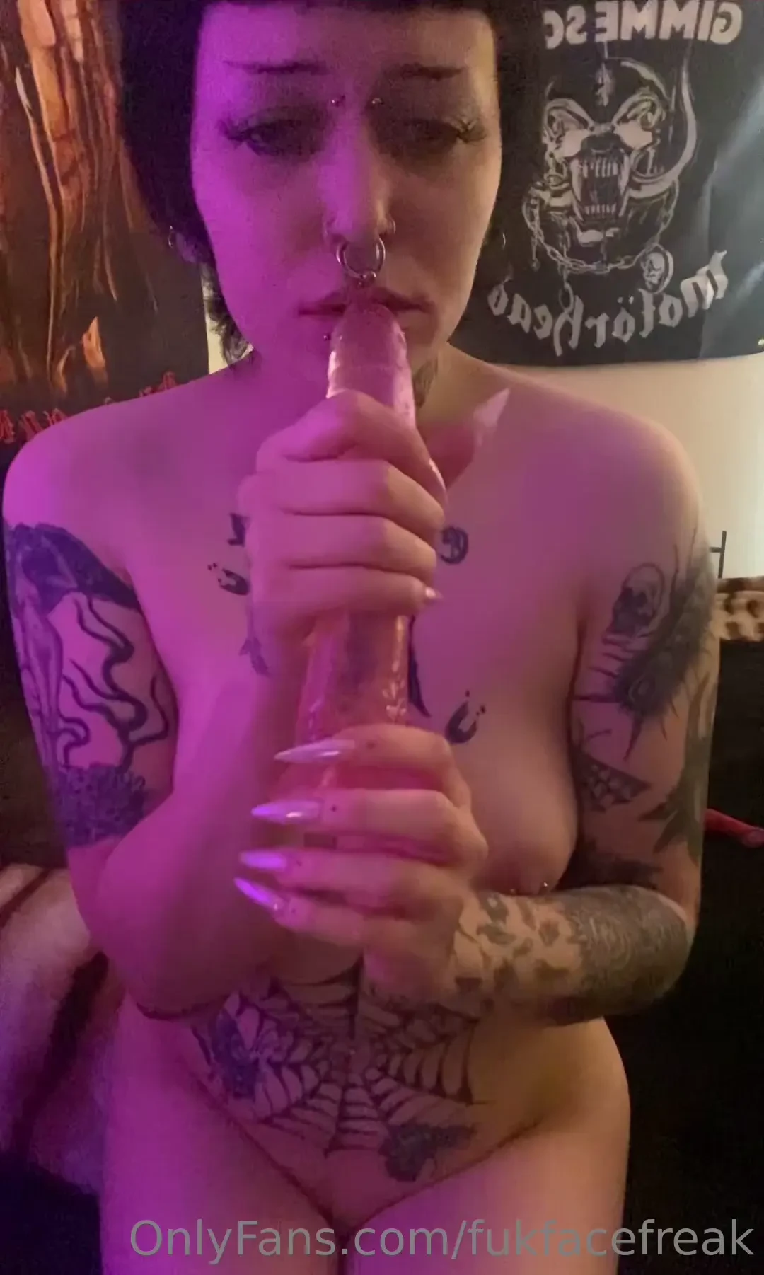 I luv 2 suck 