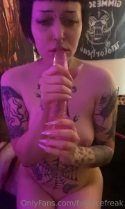 I luv 2 suck