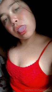 Eyesgreensex hi babe are you looking for a girlfriend here i am ready part 4