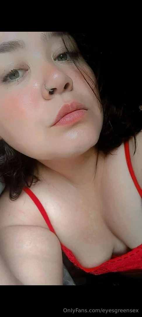 Eyesgreensex hi babe are you looking for a girlfriend we chat on 