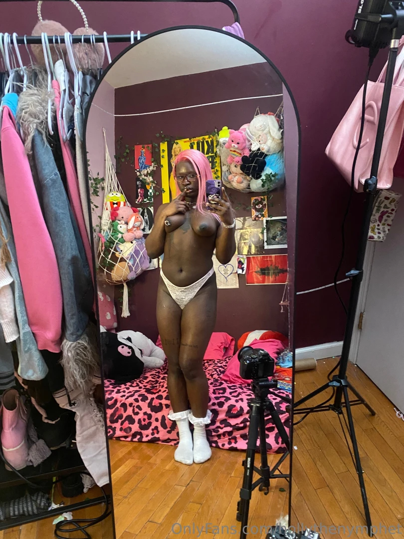 Bts of my favorite self shot shoot since i started my onlyfans two 
