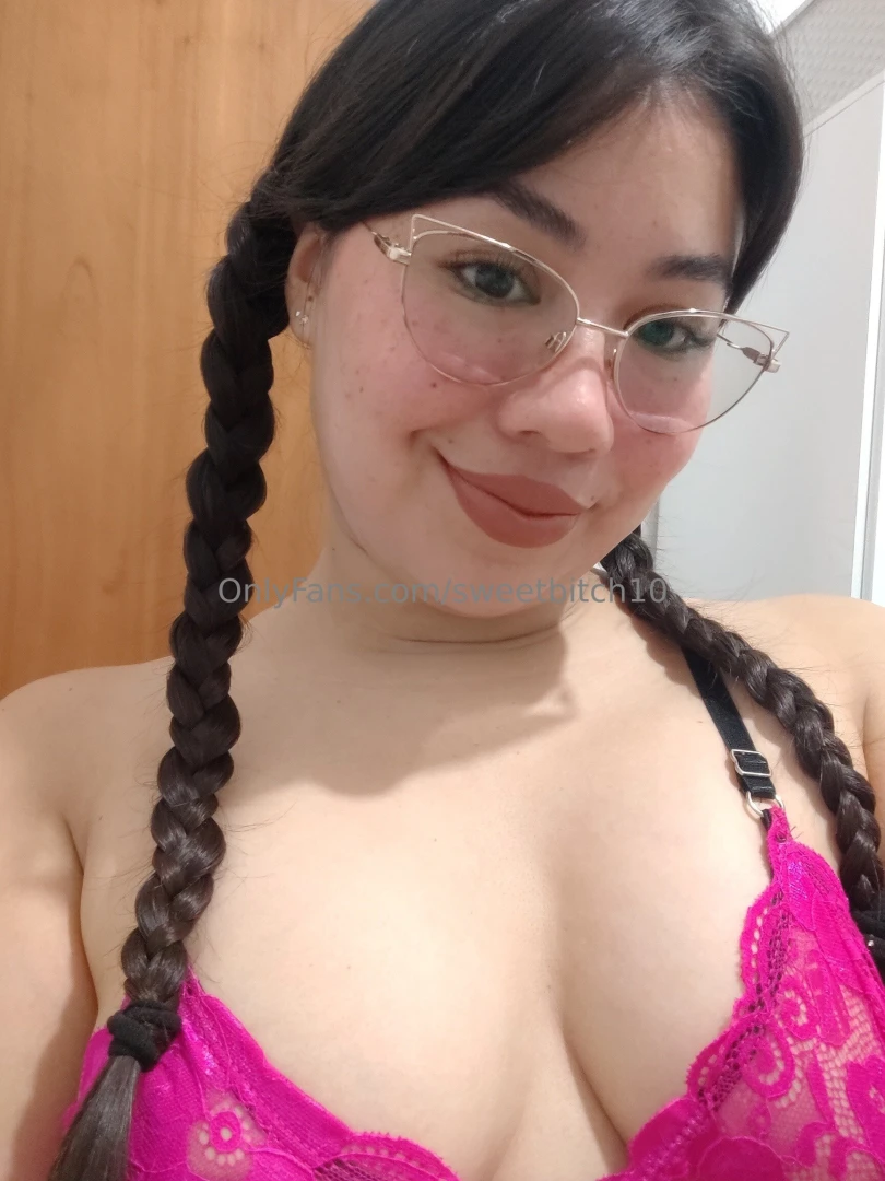 Available to play with you daddy disponible para jugar contigo papi 