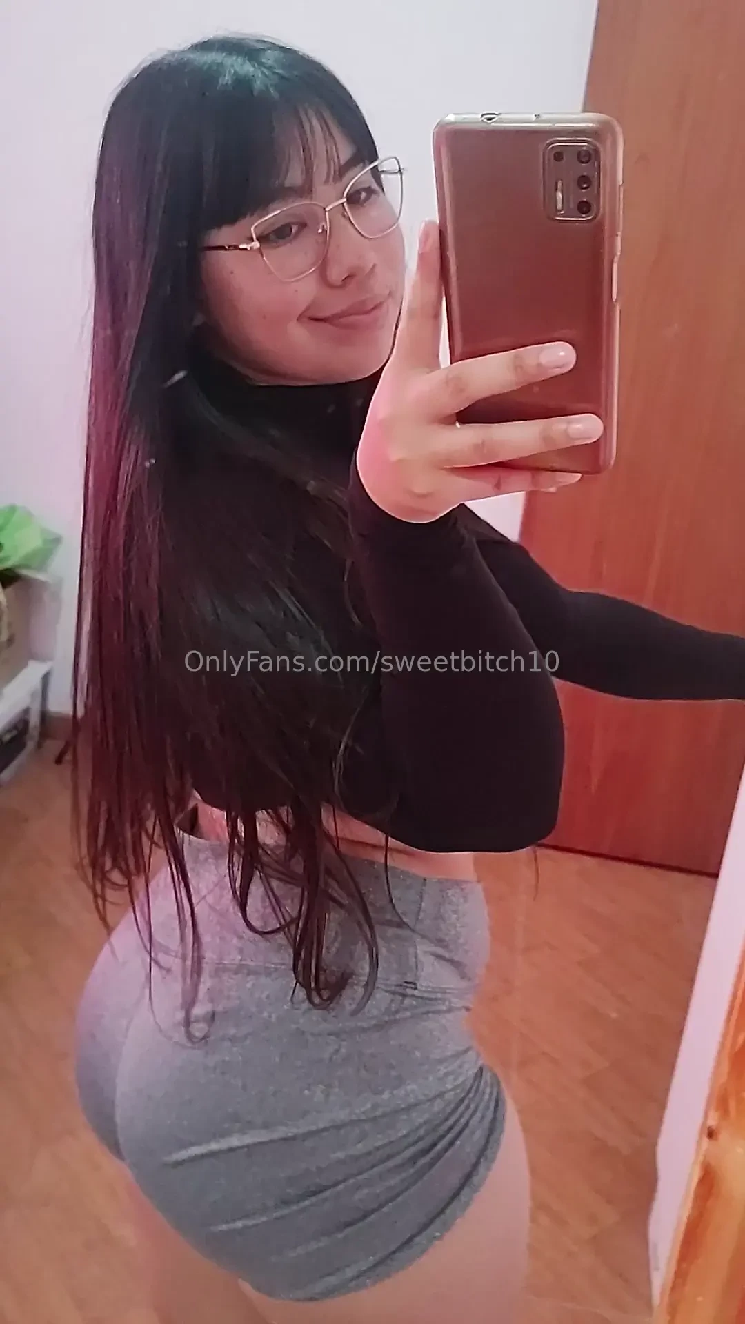 Do you like the way i shake my ass honey 