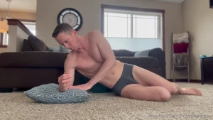 I do these side planks everyday i m going to post more exercise videos