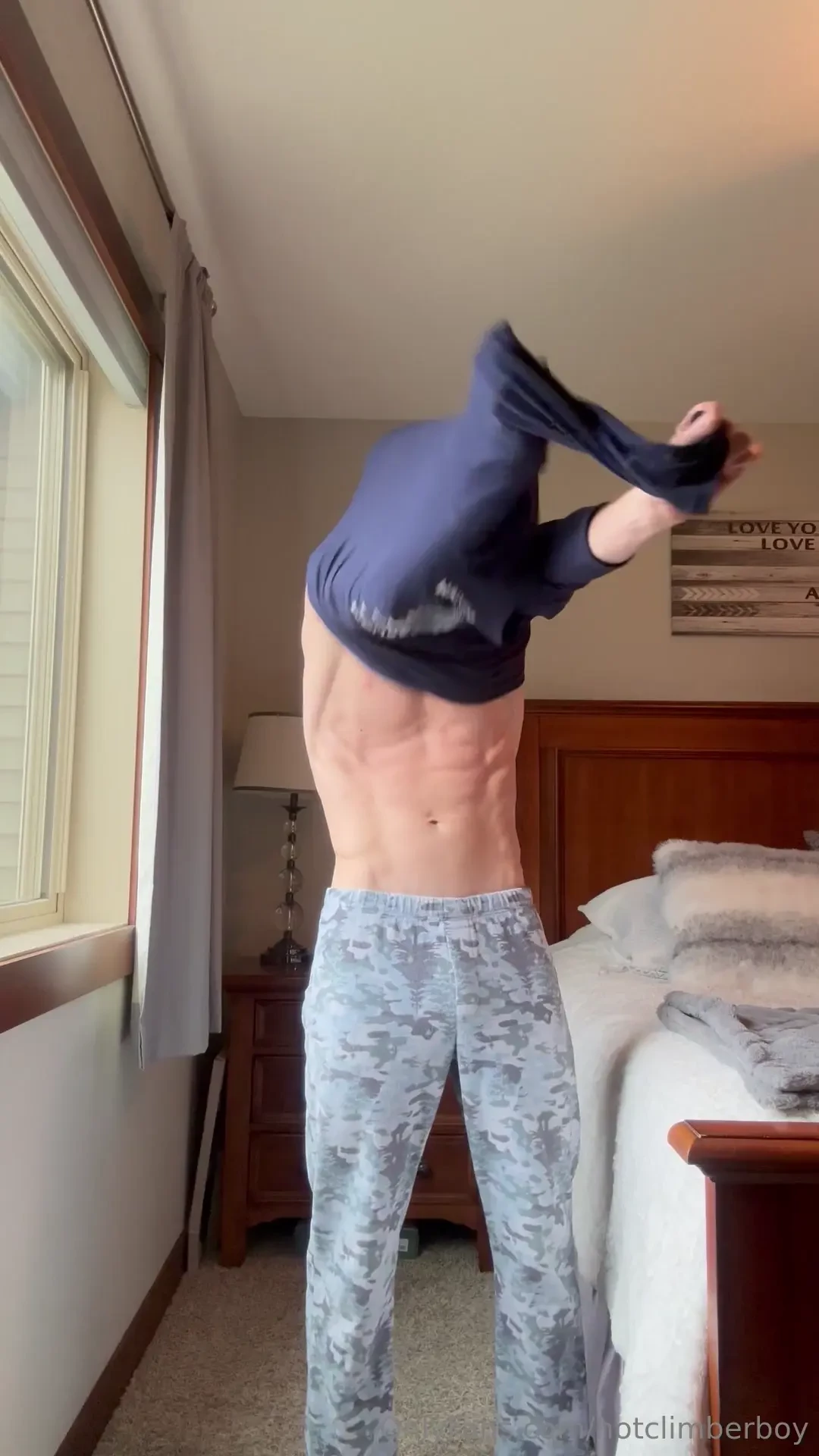 A little strip tease to start your morning 