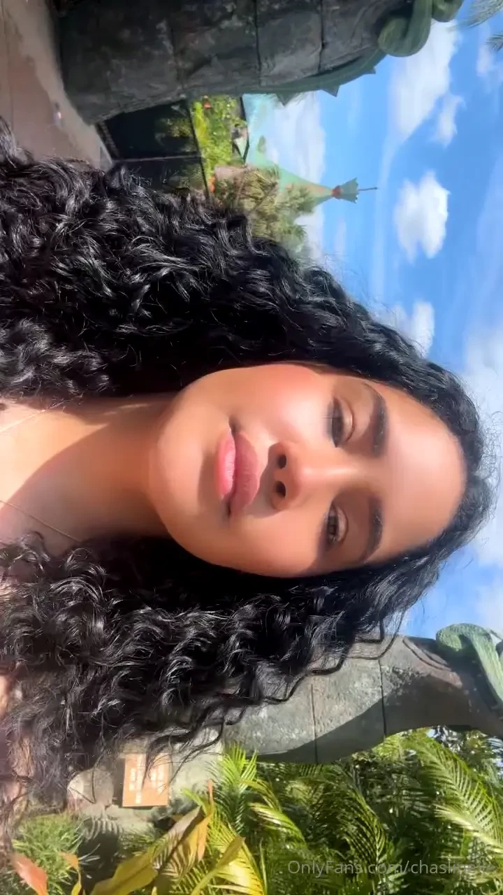 Do wanna see them without the top 