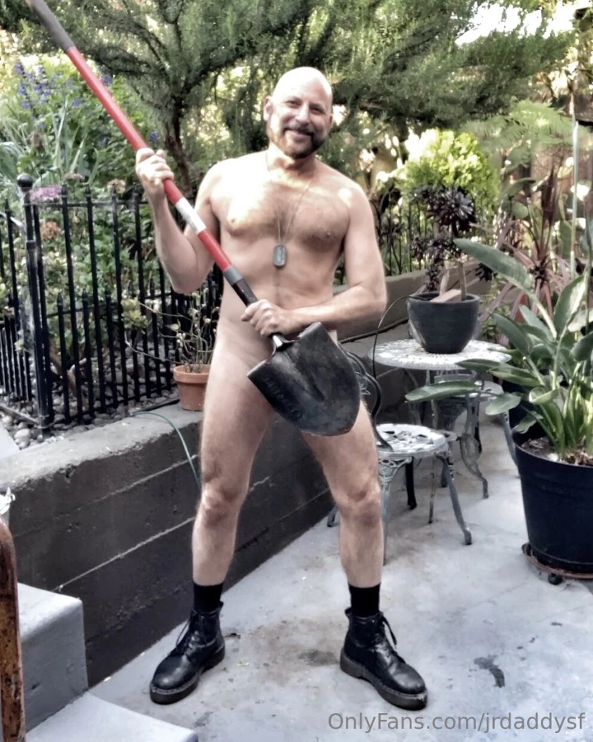 Yesterday was world naked gardening day wngd i almost missed it but 