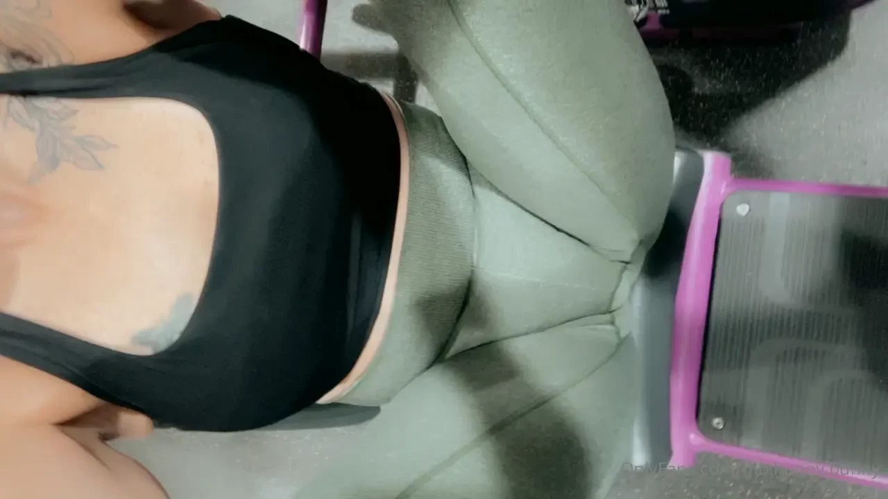 Forgot to bring something to cover my pussy when i pressed today lol 