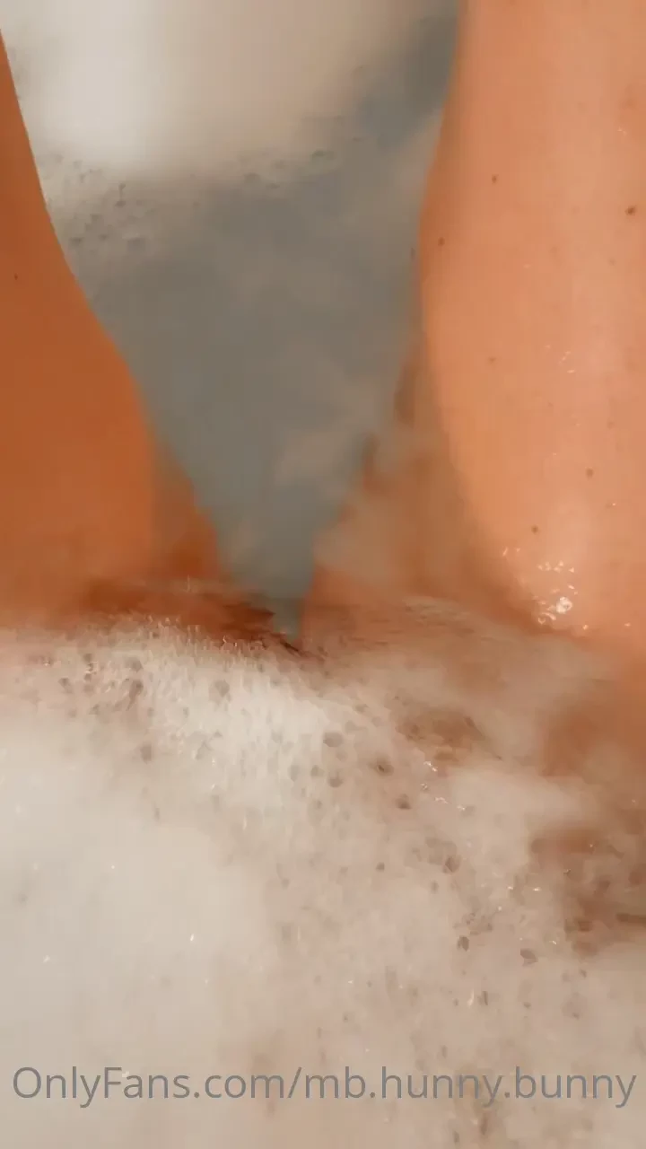 Last bath of 2021 happy new year babes 