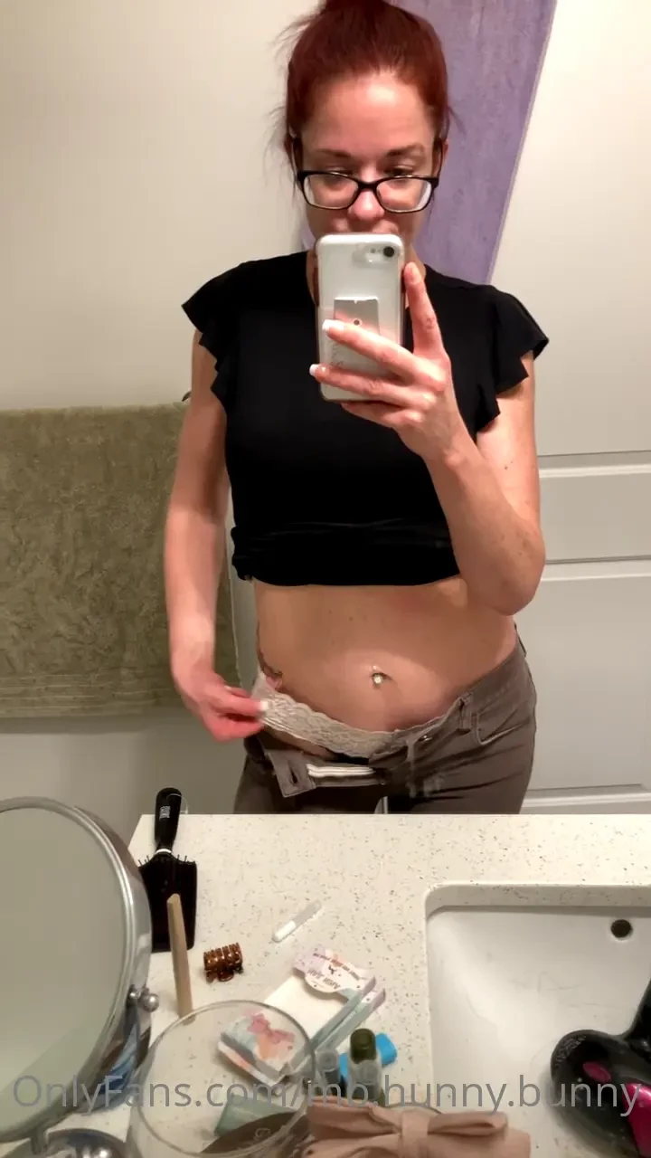 Just can t keep my hands off me 