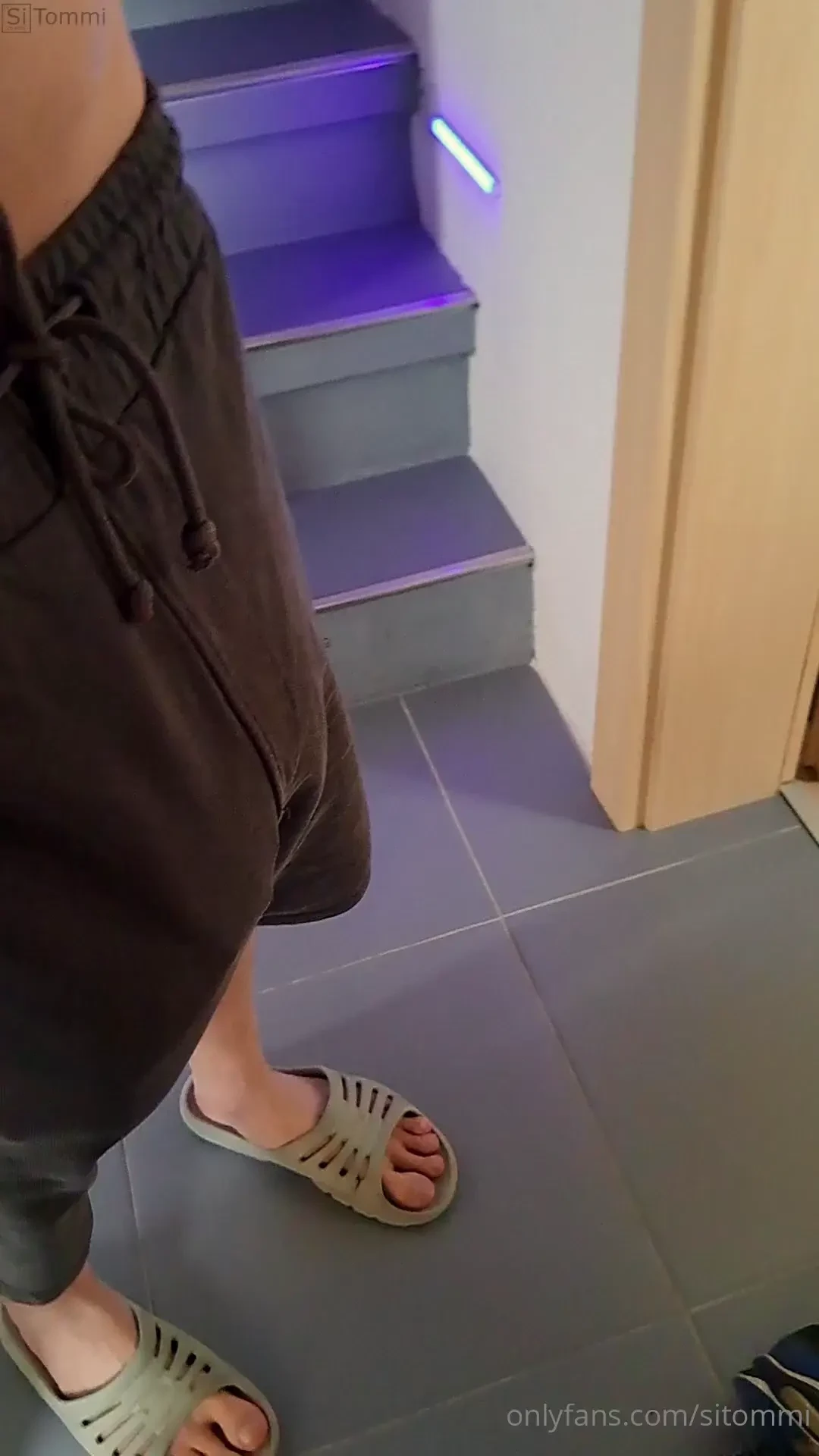 Hi have a nice tuesday everyone today we have walking the stairs under part 1 