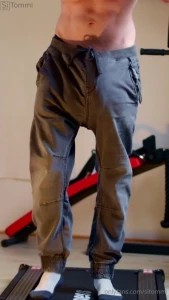 Hi have a nice friday night everyone i tried on how my pants from last part 2