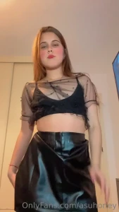 El cuero hace que mi culo se vea m s grande a n part 2