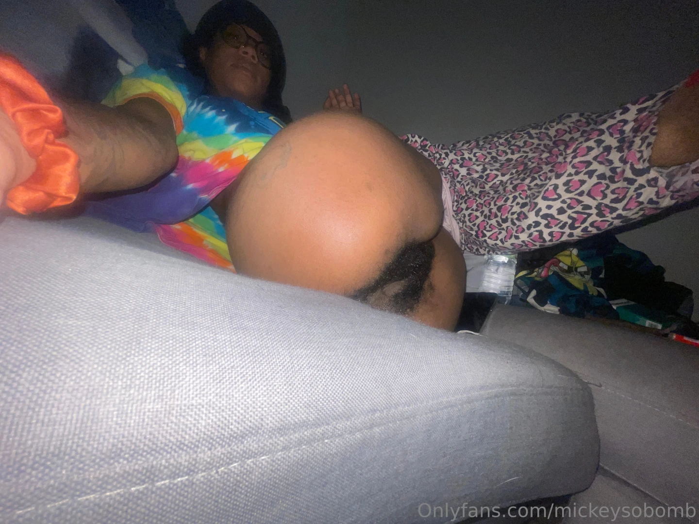 Who s gonna come hit on my couch 