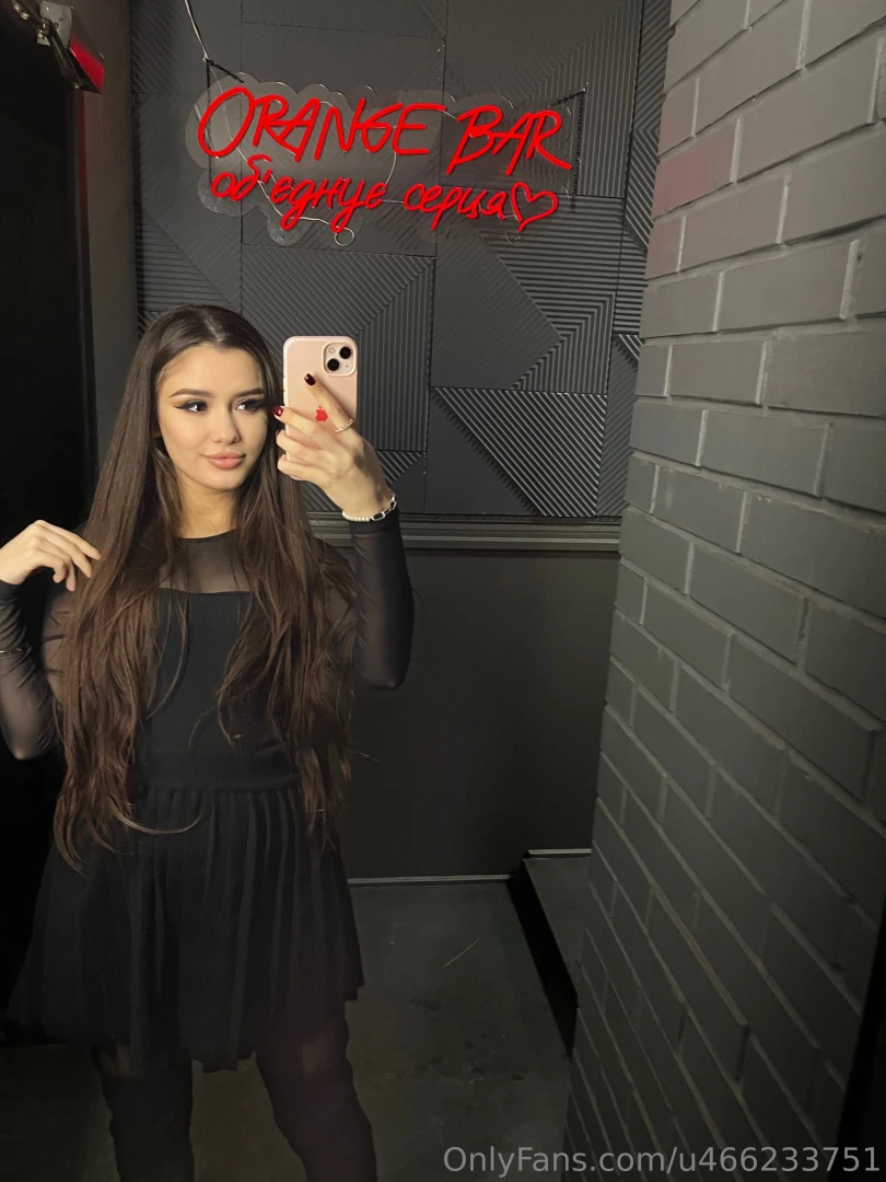 I feel like the queen of the night in this outfit what do you think 