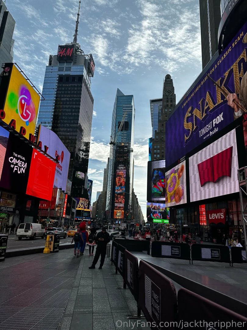 jacktherippher - Like this photo if you love nyc 