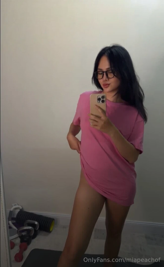 I love wearing men s shirts they way they make me feel so free is just 