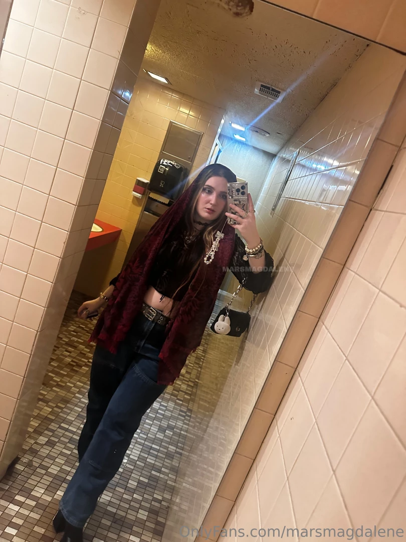 Drop a tip under this to pay for my drinks on my girls night out 