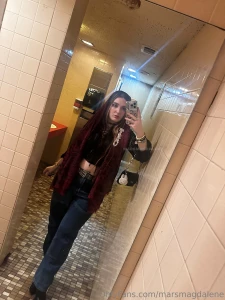 Drop a tip under this to pay for my drinks on my girls night out