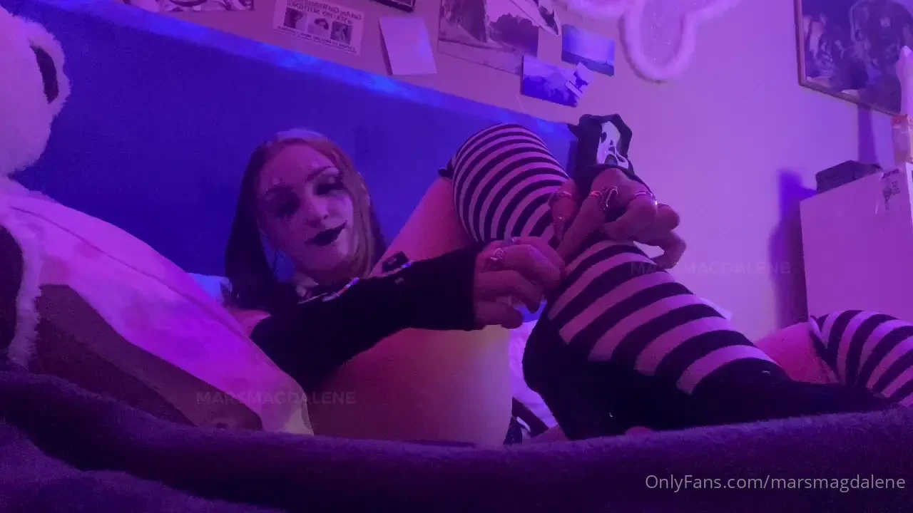 Foot worship asmr vibes this ones for all my foot lovers im a sexy 