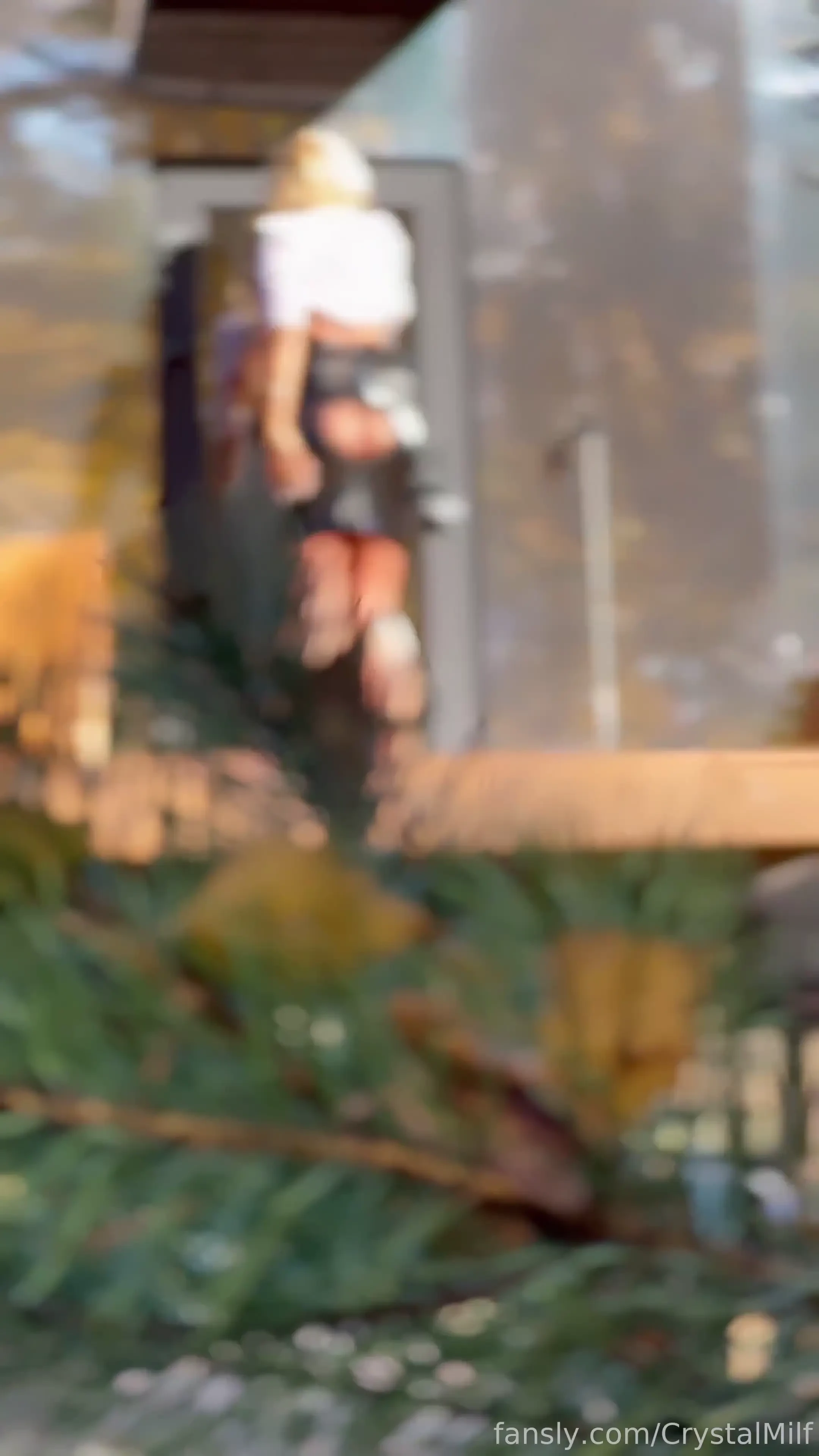 Are you peeping at me from the bushes 