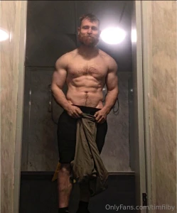 Who wants to run baby oil on me