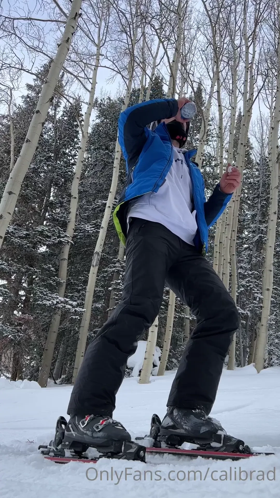 Ski and chill 